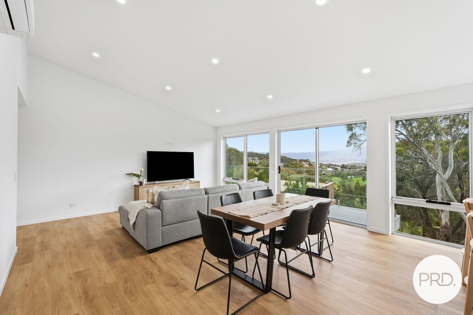 1A Dawson Court MORNINGTON 11