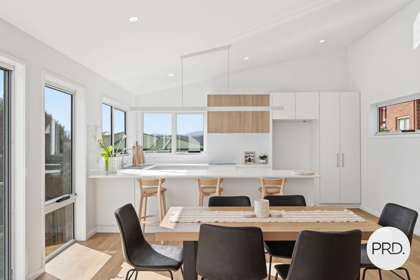 1A Dawson Court MORNINGTON 12
