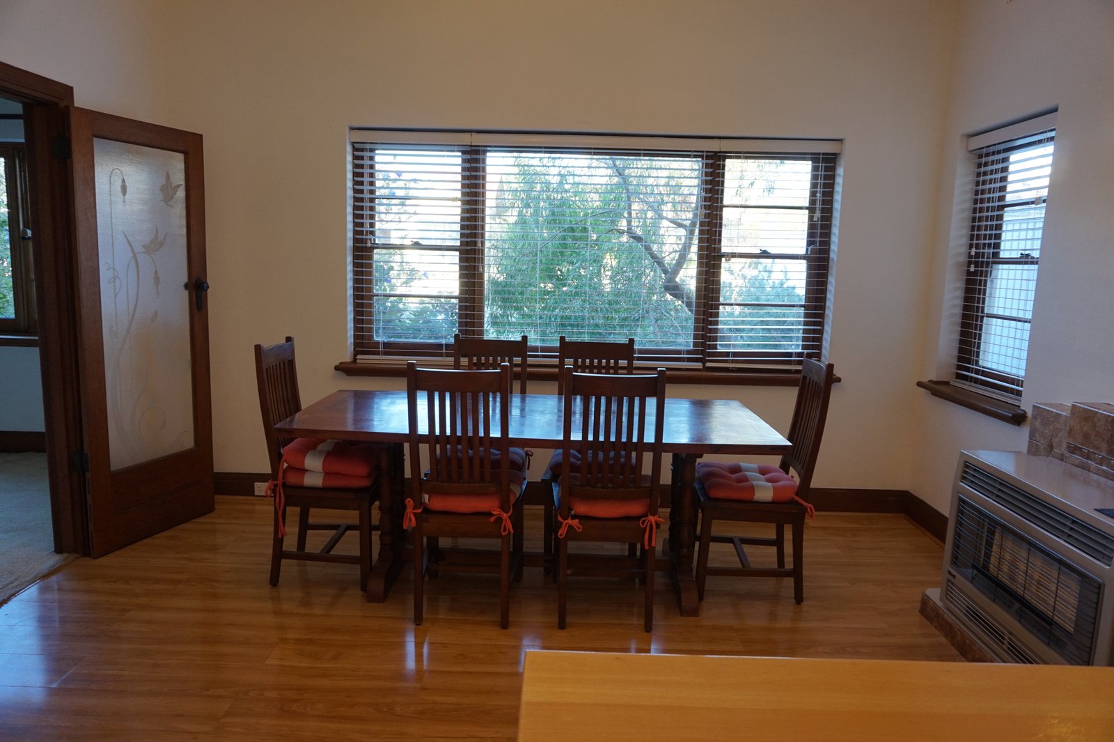 Gallery: 1A Deakin Street South