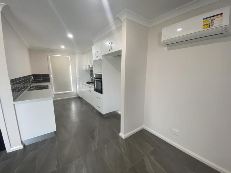 1A Explorers Way TAMWORTH 8