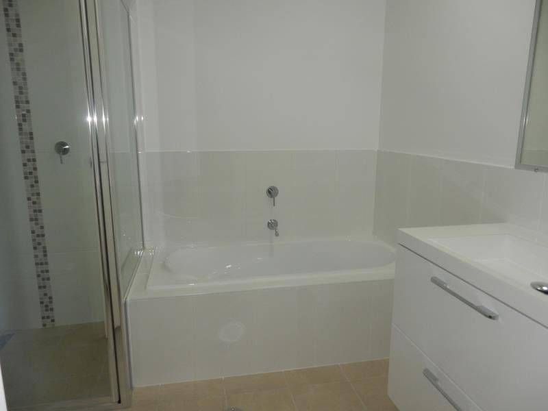1A Lake Place TAMWORTH 6