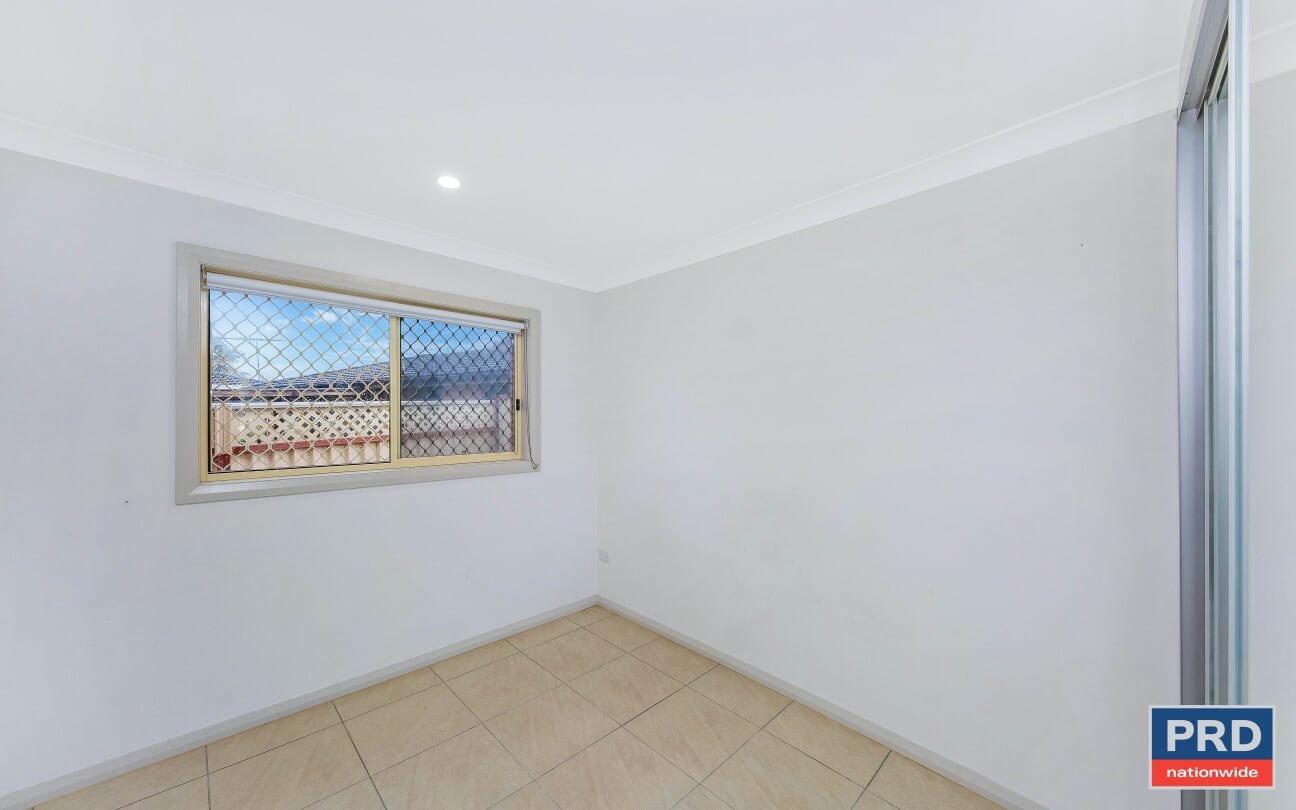 1A LINUM  MACQUARIE FIELDS 4