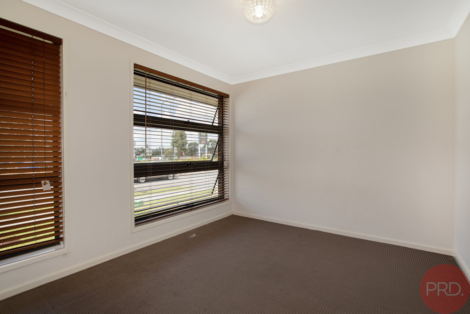 1A Mckeachie Drive ABERGLASSLYN 8
