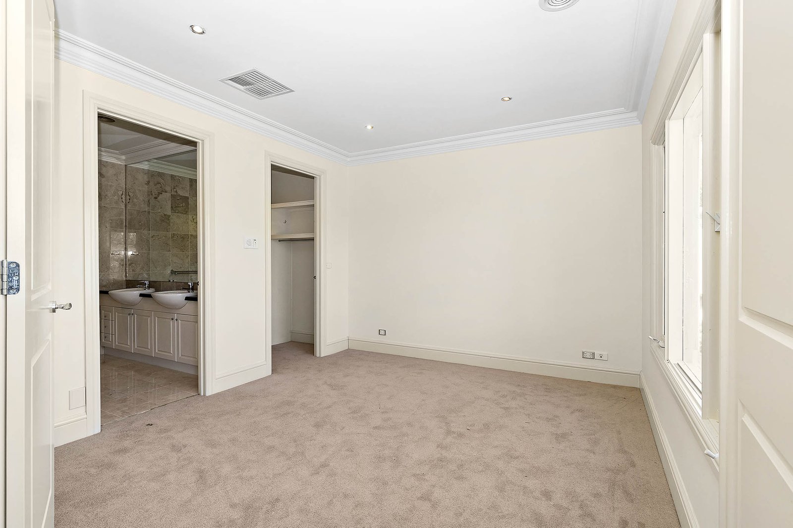 Real Estate and Property in 1A Metung Street, Balwyn, VIC