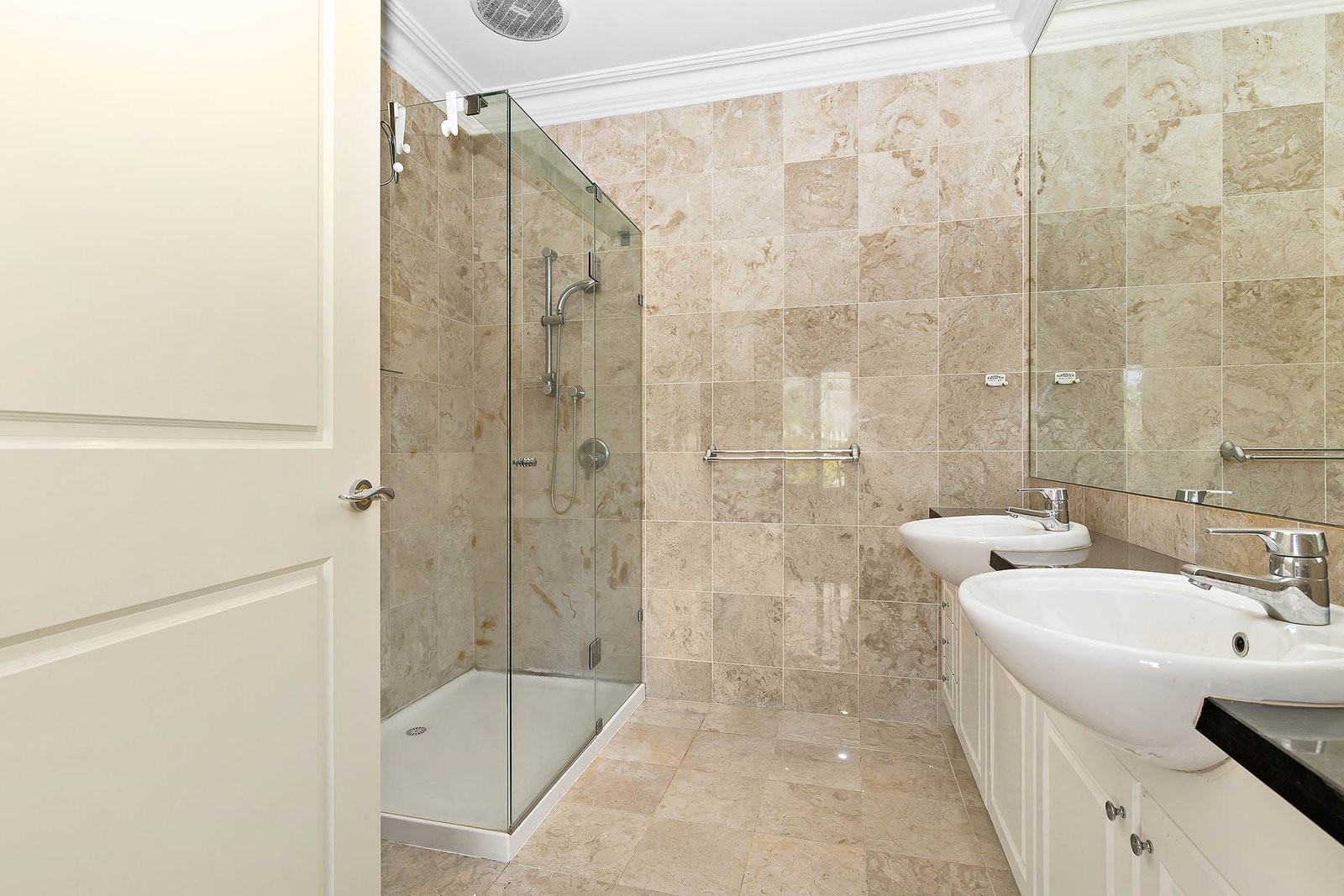 Real Estate and Property in 1A Metung Street, Balwyn, VIC