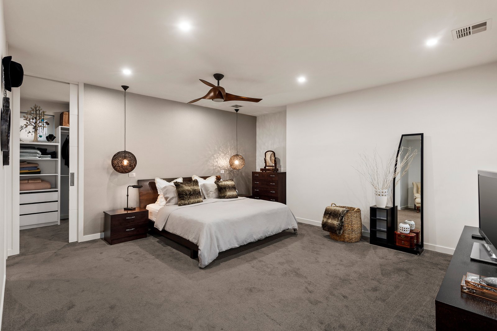 Real Estate and Property in 1A Nathan Grove, Caulfield South, VIC