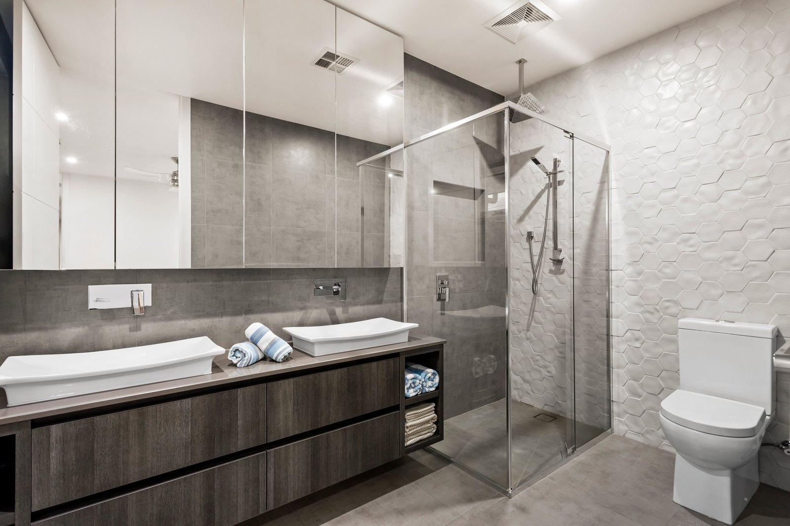 Real Estate and Property in 1A Nathan Grove, Caulfield South, VIC