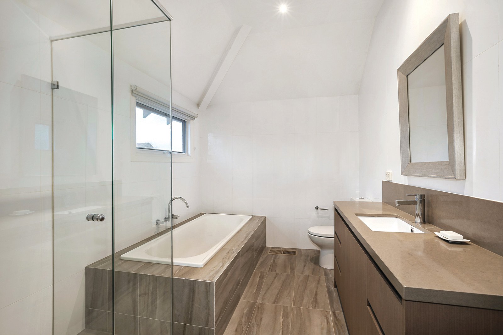 1A Nirvana Avenue, Malvern East, VIC