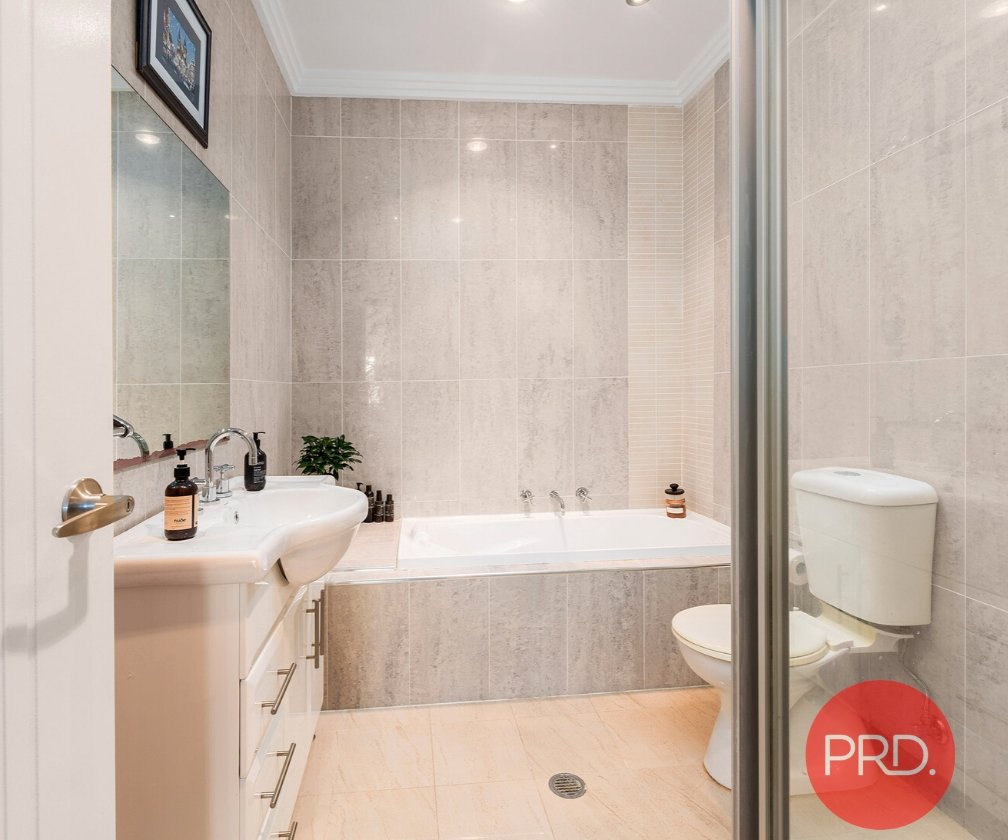 1a Ogilvie Street EAST HILLS 9