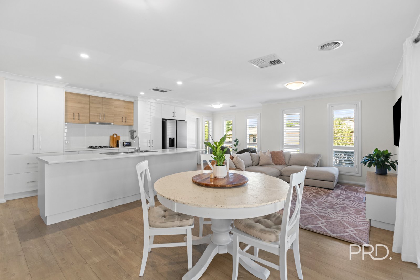 1A Pooginook Place BOURKELANDS 5