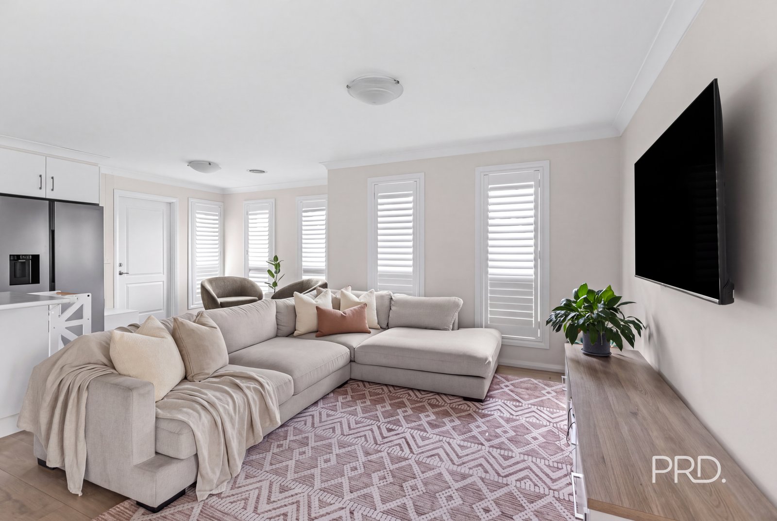 1A Pooginook Place BOURKELANDS 7