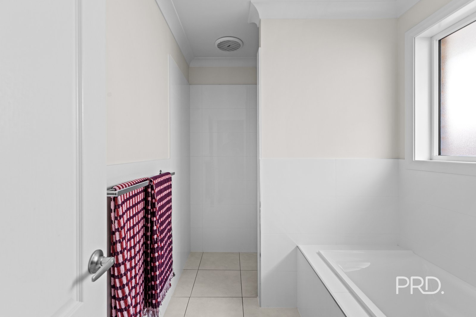 1A Pooginook Place BOURKELANDS 11