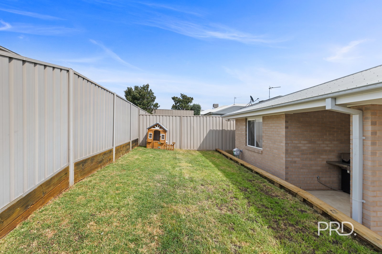 1A Pooginook Place BOURKELANDS 15