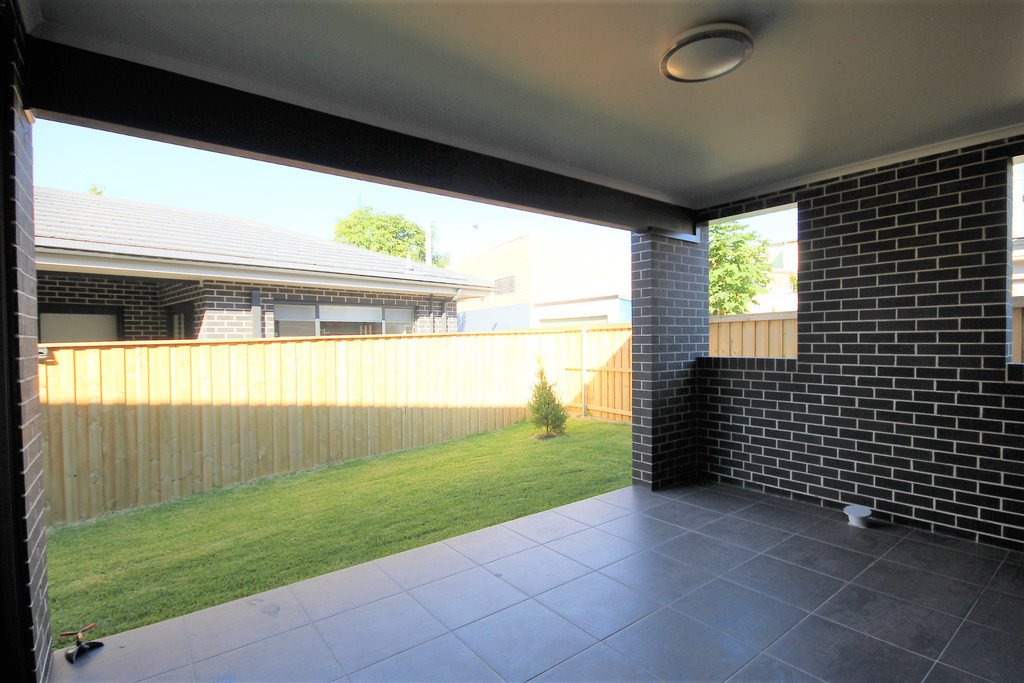 1A Robert Street SANS SOUCI 13