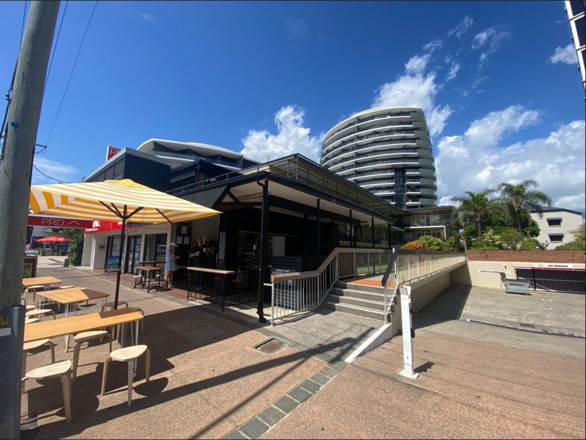 1A/14 The Esplanade Burleigh Heads 3