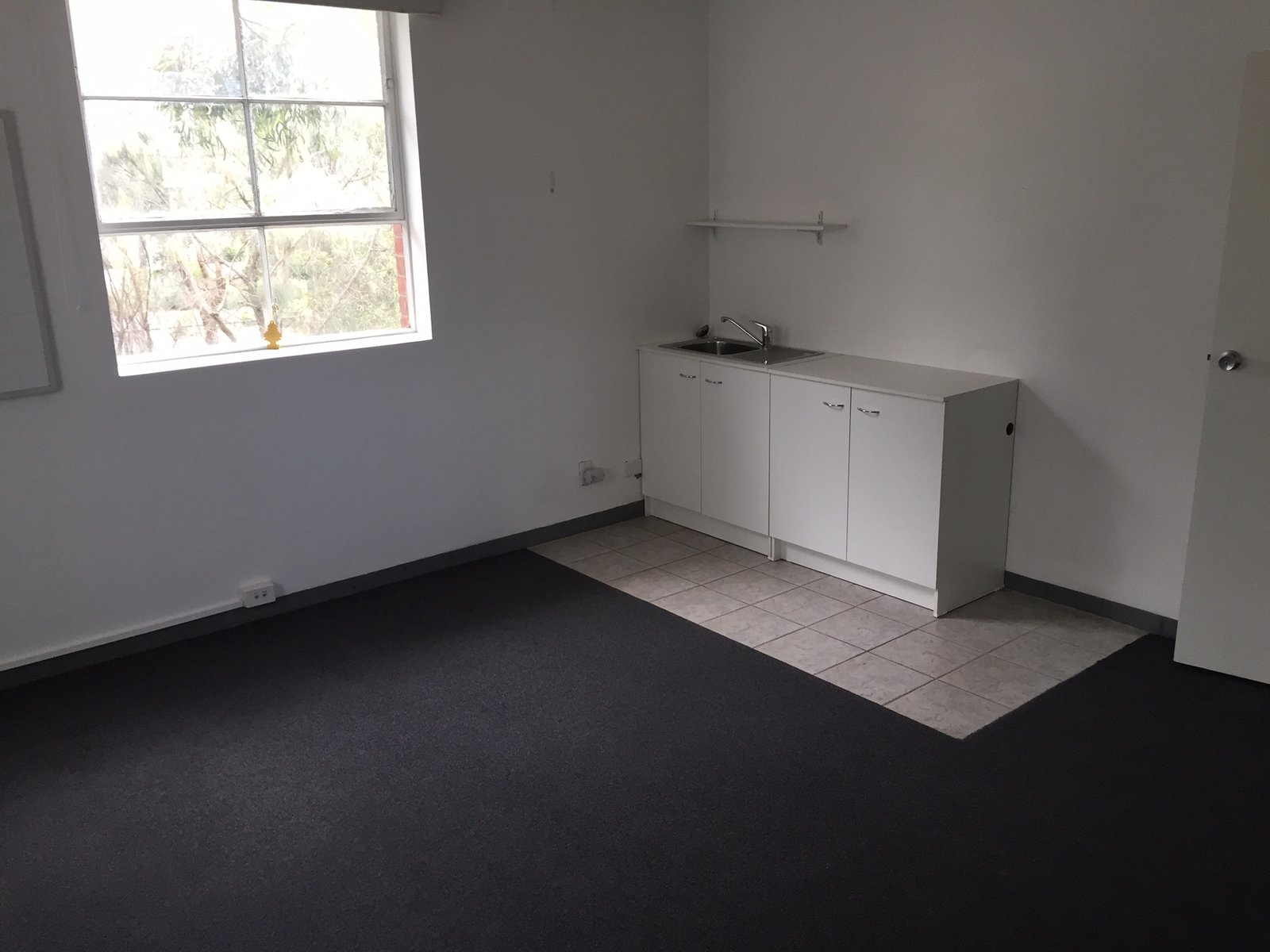 Gallery: 1A/339 Ferrars Street