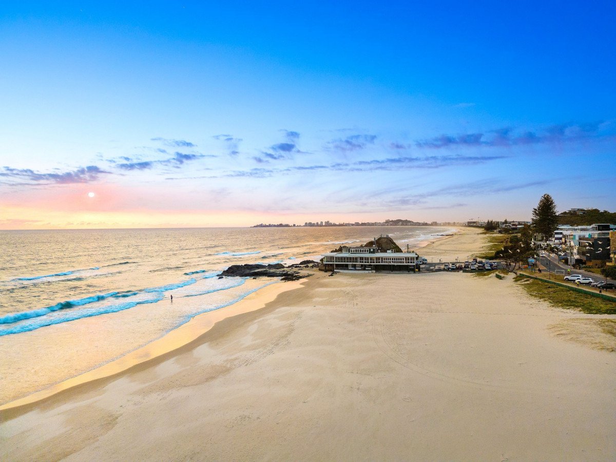 1A/6-10 Tomewin Street Currumbin 7