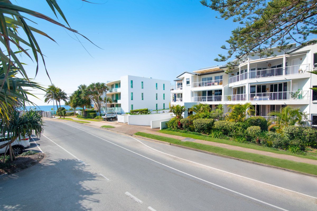 1A/6-10 Tomewin Street Currumbin 2