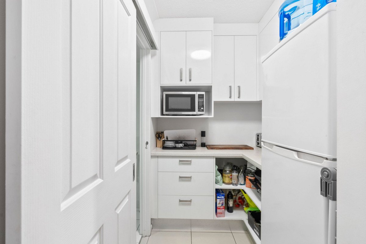 1A/6-10 Tomewin Street Currumbin 5