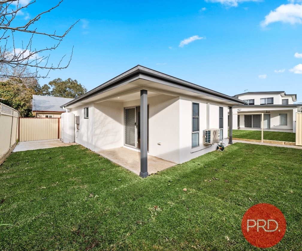 1a/Rodgers Avenue  PANANIA 6