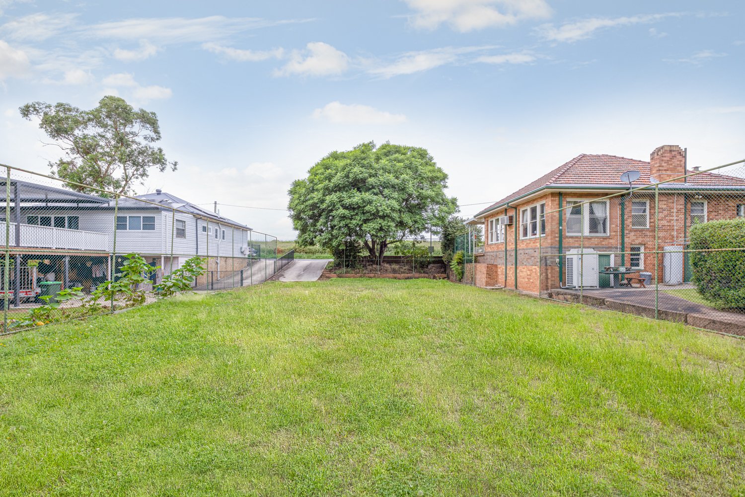 1B Bowden Street LORN 8