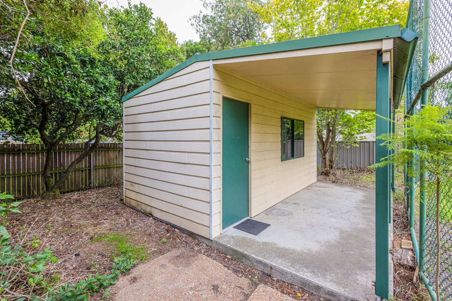 1B Bowden Street LORN 9