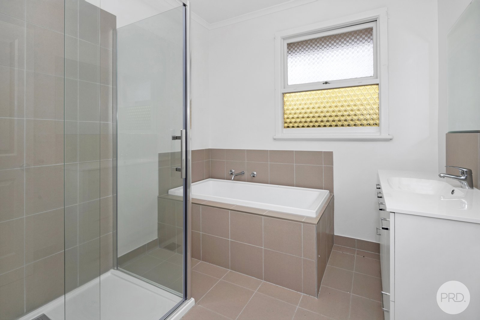 1B Browns Parade WENDOUREE 5