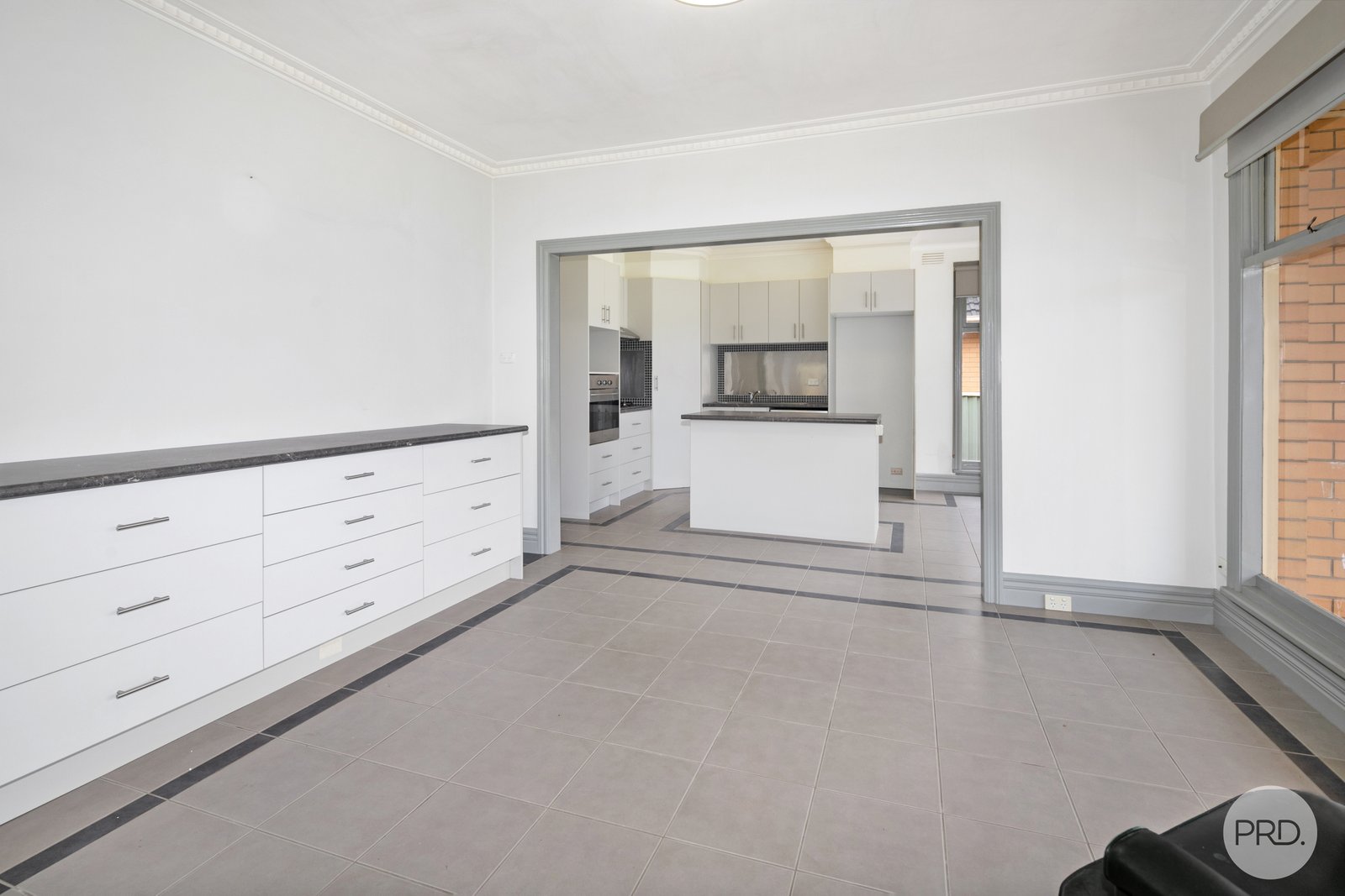 1B Browns Parade WENDOUREE 7