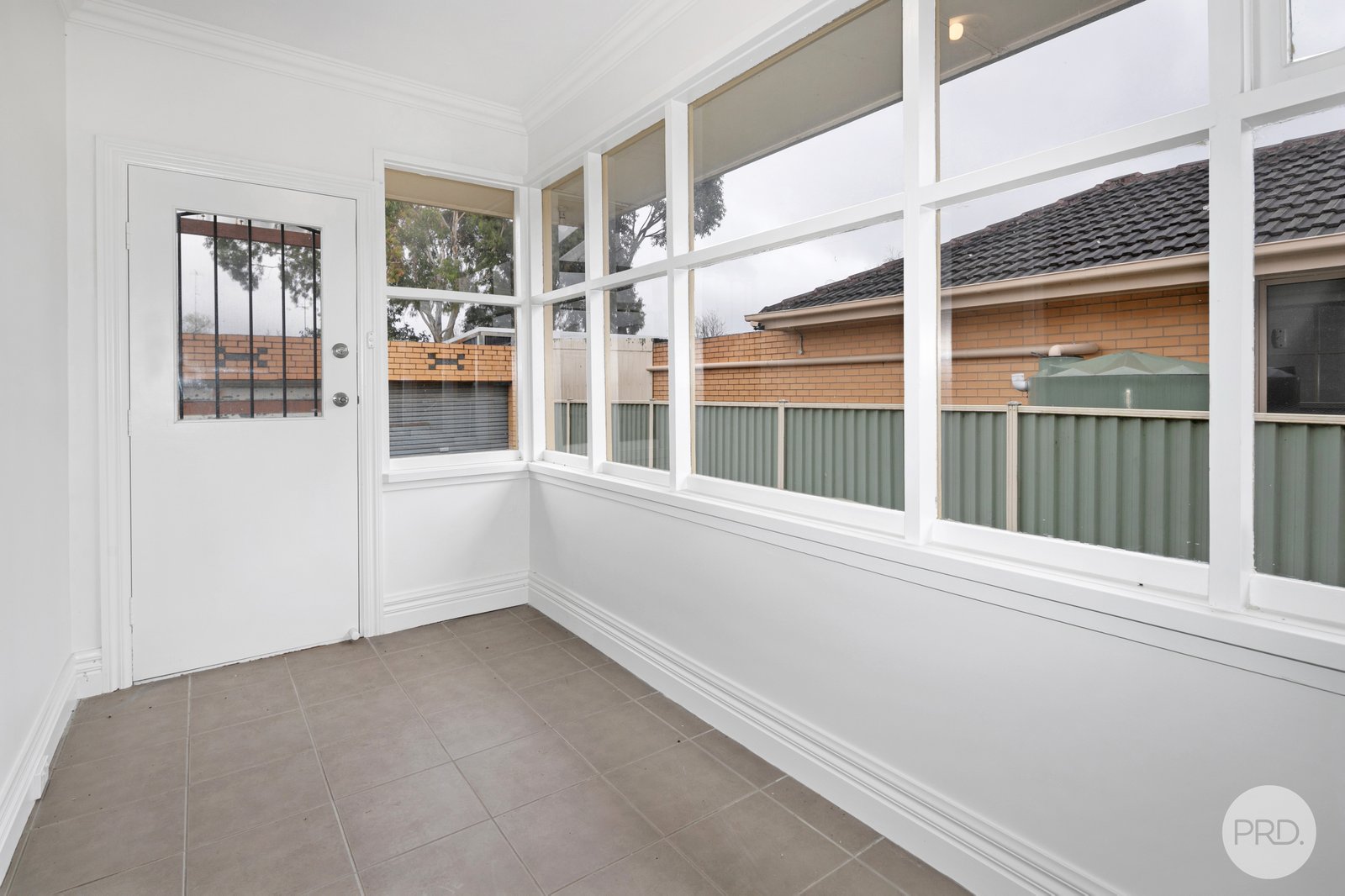 1B Browns Parade WENDOUREE 11