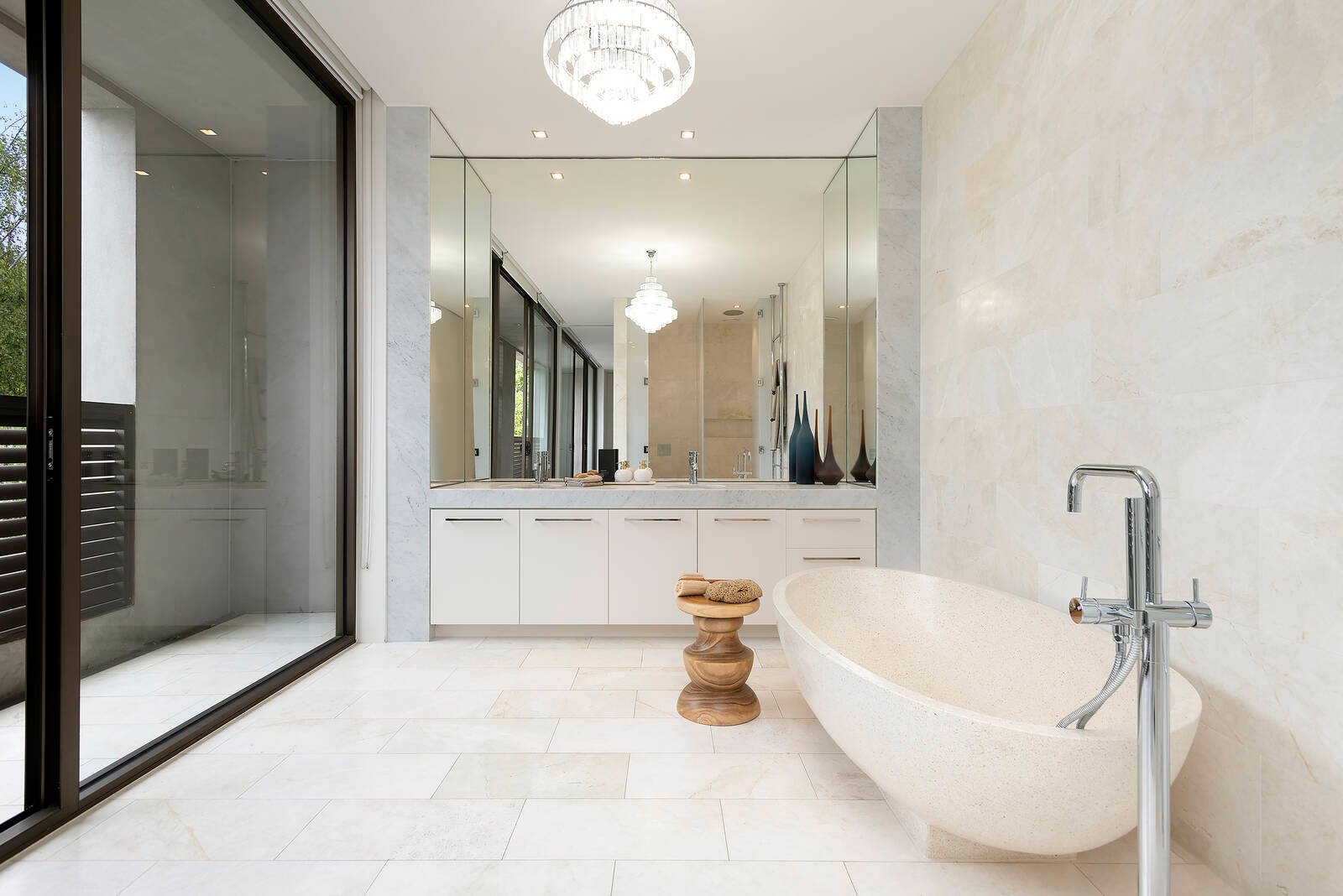 Real Estate and Property in 1B Cleeve Court, Toorak, VIC