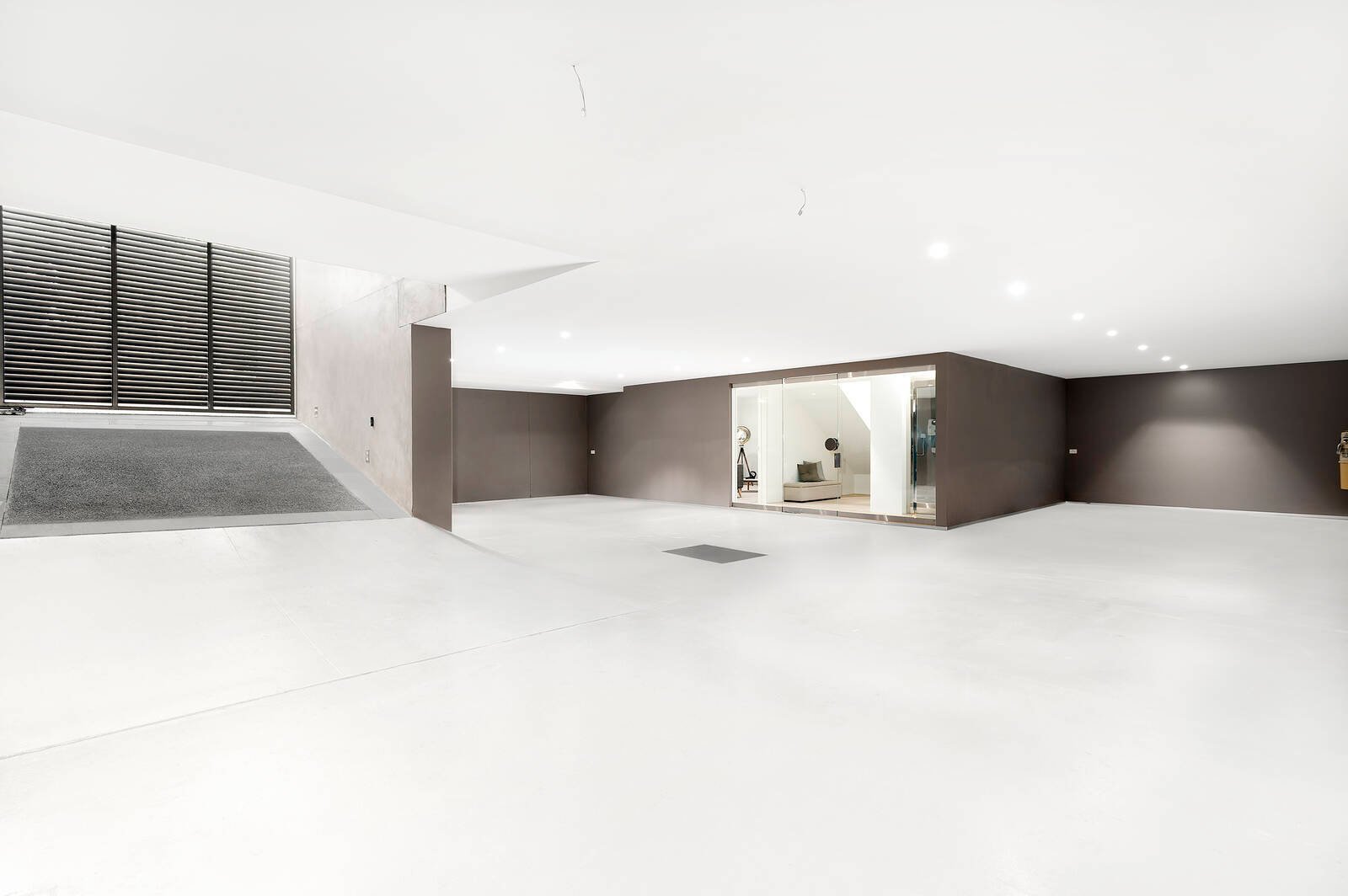 Real Estate and Property in 1B Cleeve Court, Toorak, VIC