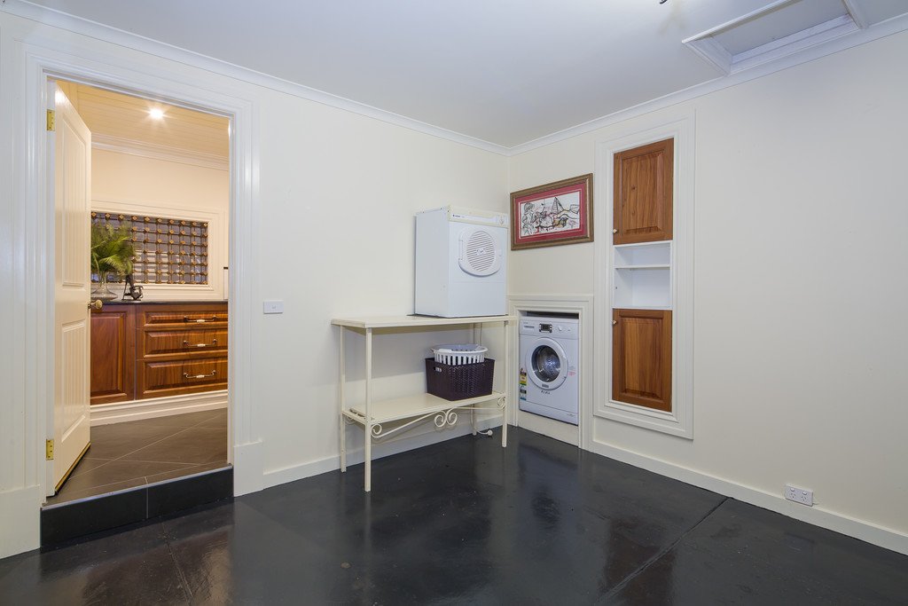 1B Devon Street LAKE WENDOUREE 10