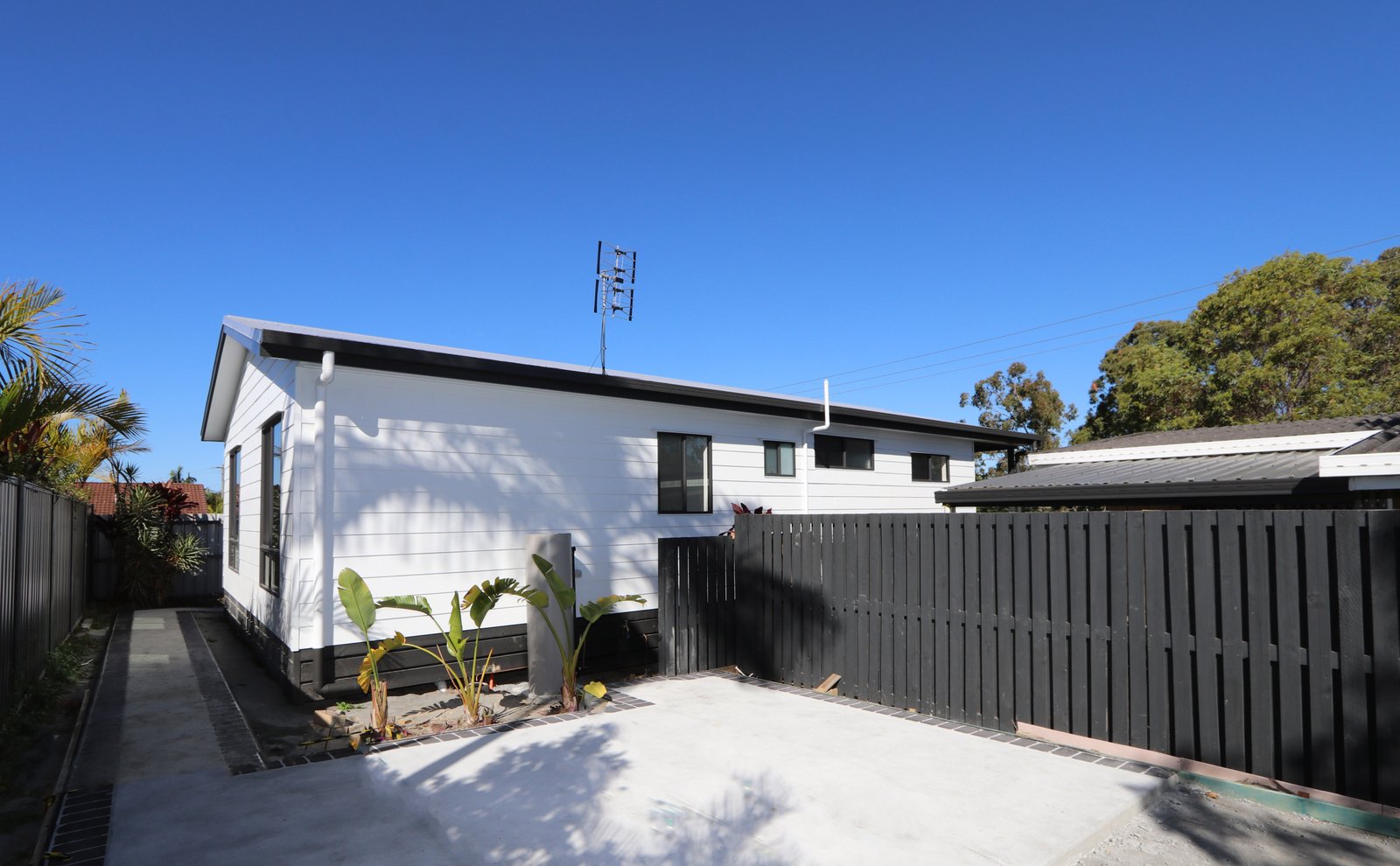 1b Forrest Avenue MOLENDINAR 18