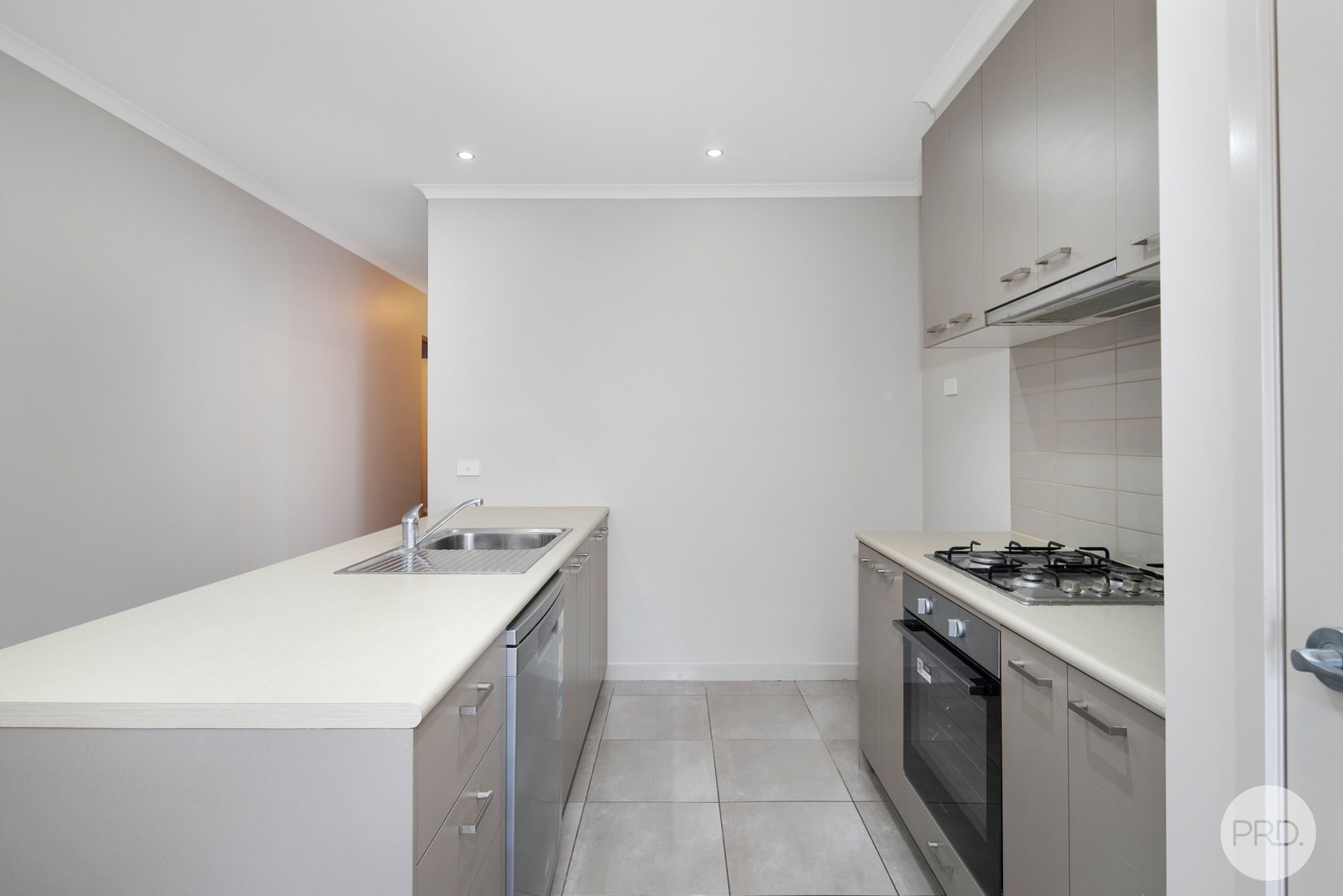 1B King George Way MITCHELL PARK 3