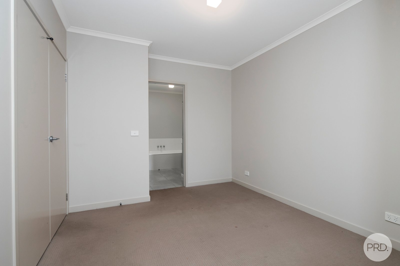 1B King George Way MITCHELL PARK 6