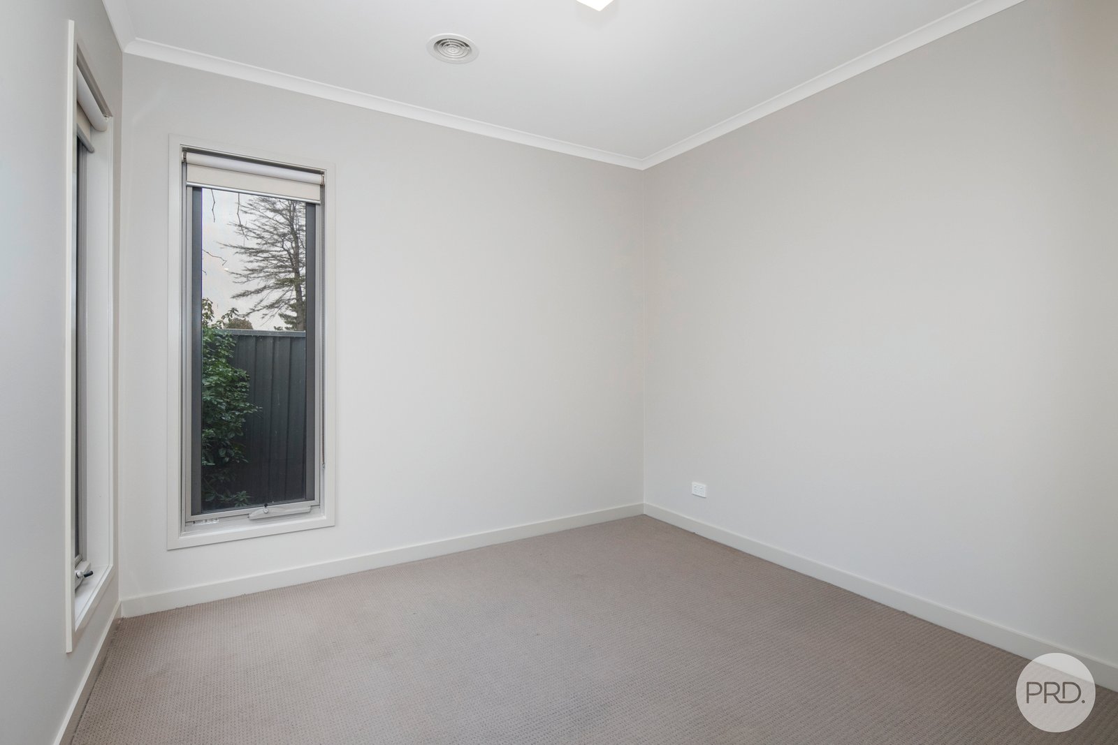 1B King George Way MITCHELL PARK 9