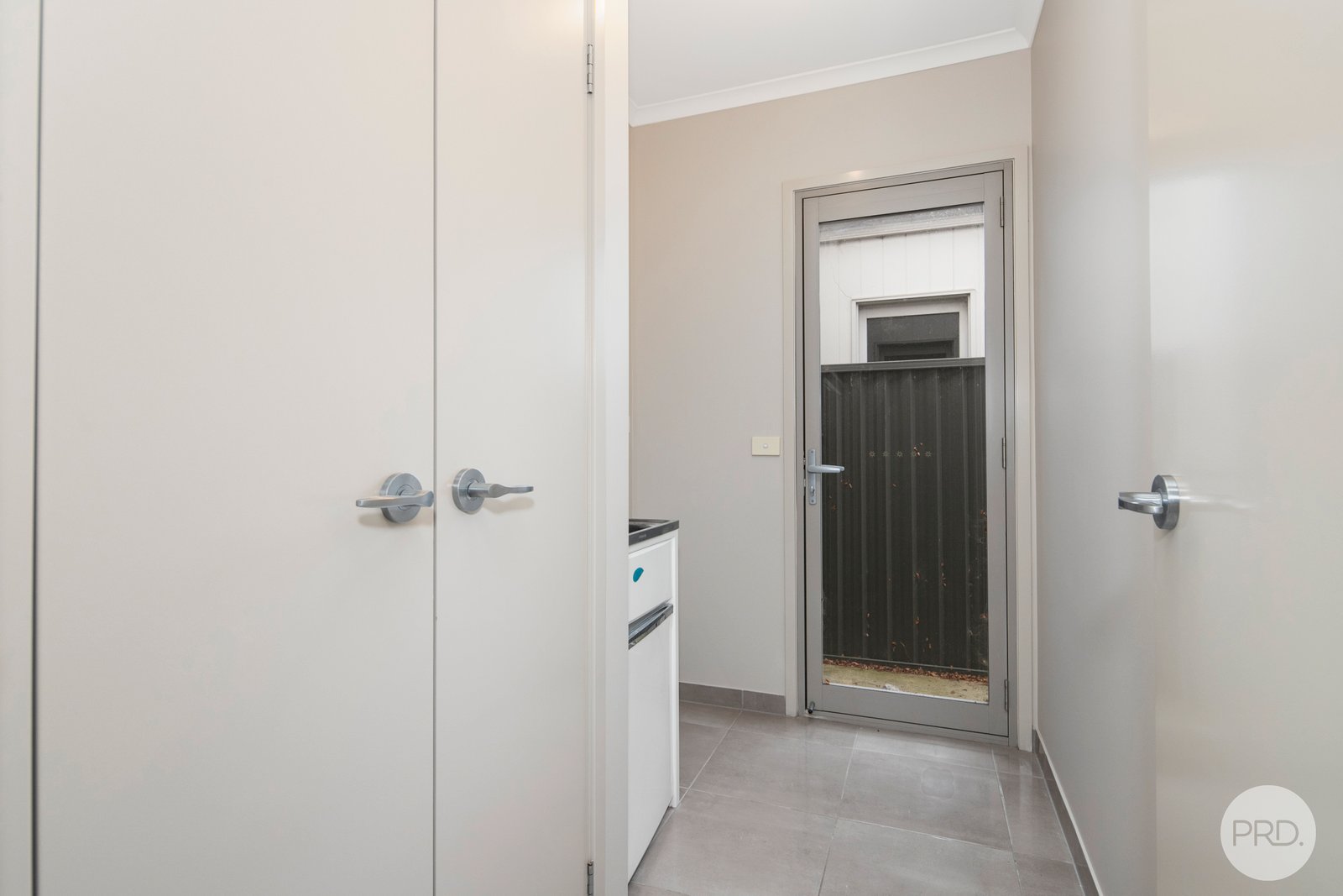 1B King George Way MITCHELL PARK 10