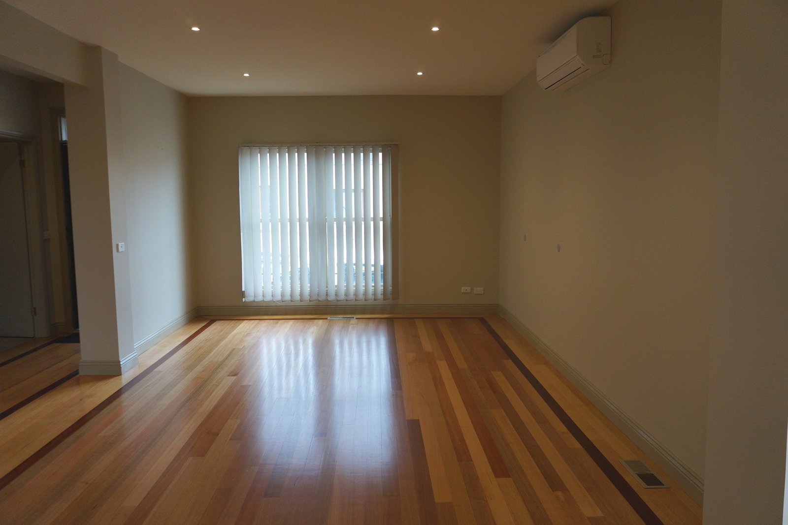 Gallery: 1B O'Loughlan Street