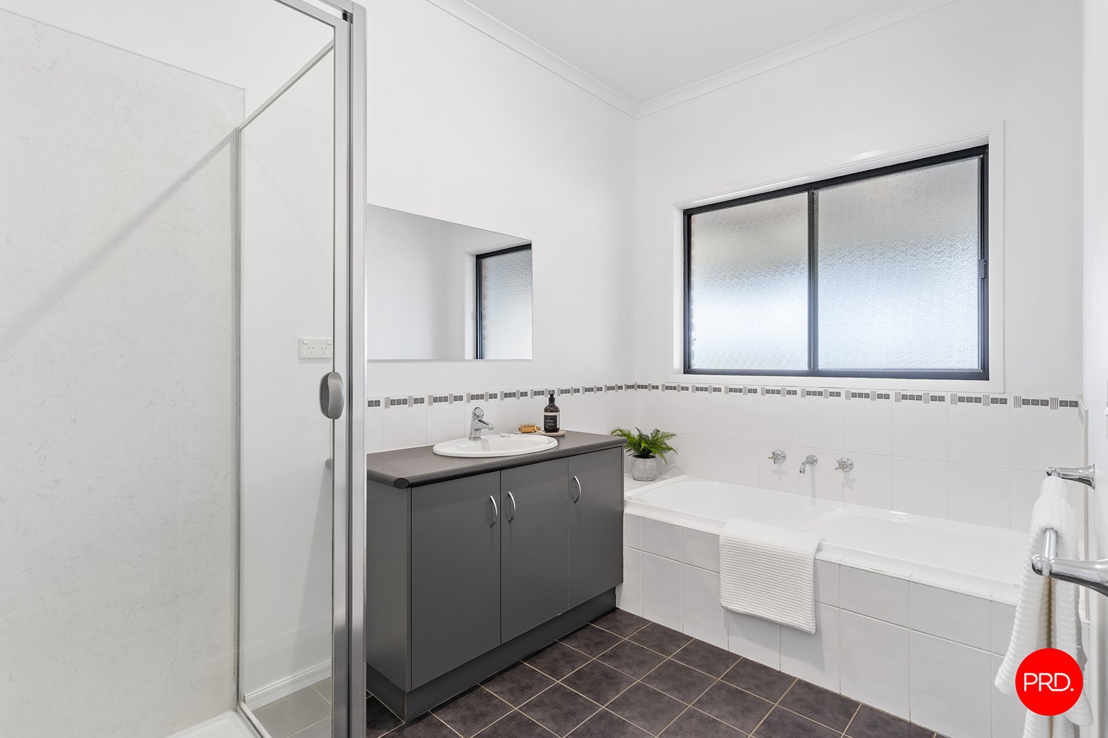 1B Tasman Court KANGAROO FLAT 16