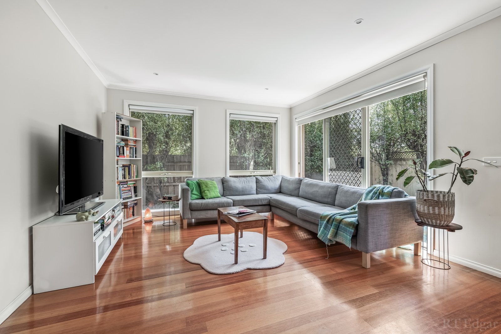 Real Estate and Property in 1B Tennyson Avenue, Preston, VIC