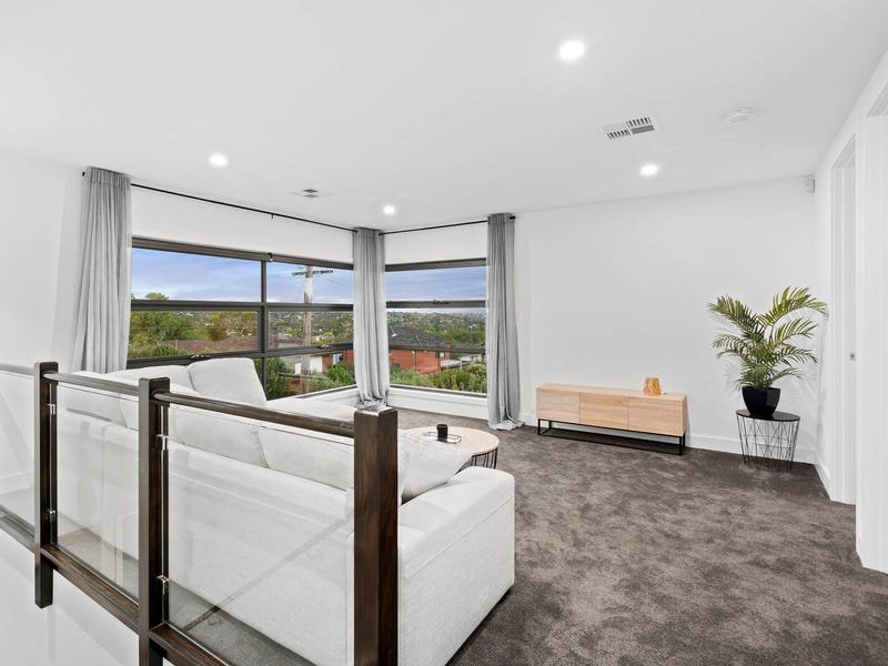 1B Winters Way, Doncaster, VIC