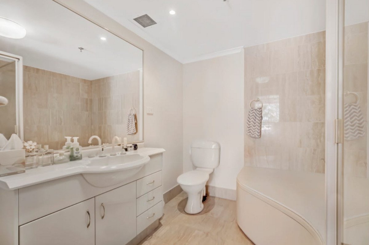 1B/3 Second Avenue Burleigh Heads 5