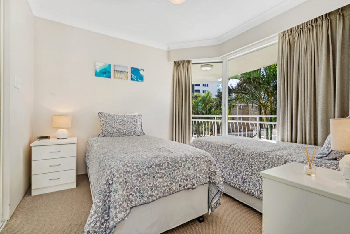 1B/3 Second Avenue Burleigh Heads 6