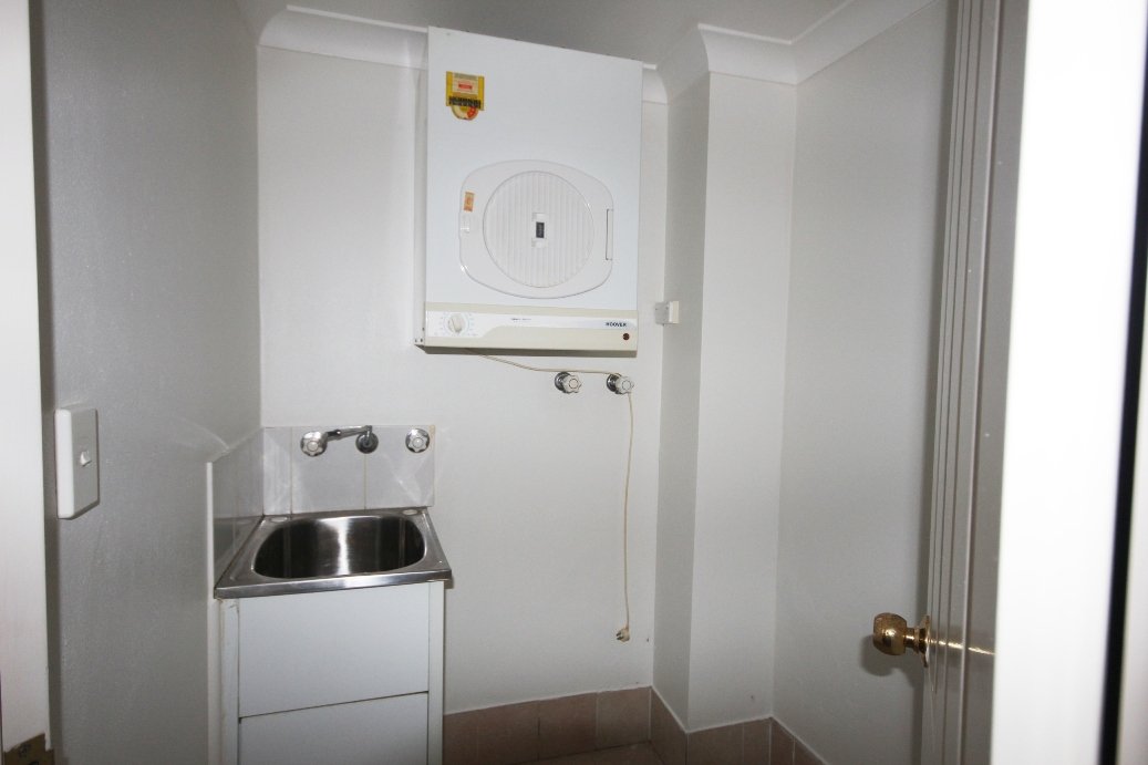 1B/38-42 Woniora Road HURSTVILLE 9