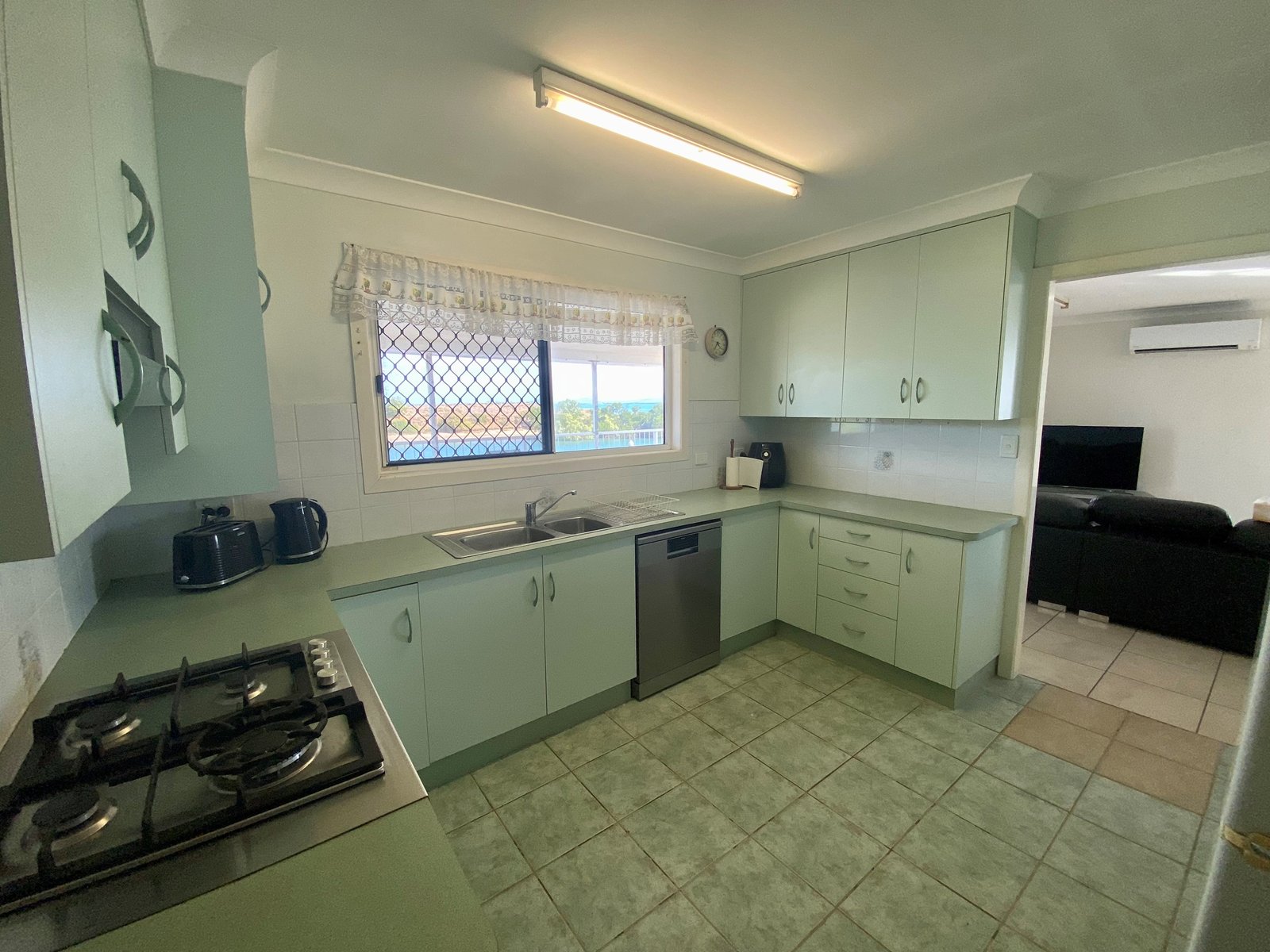 1/Bowen Marina Henry Darwen Memorial Drive BOWEN 6