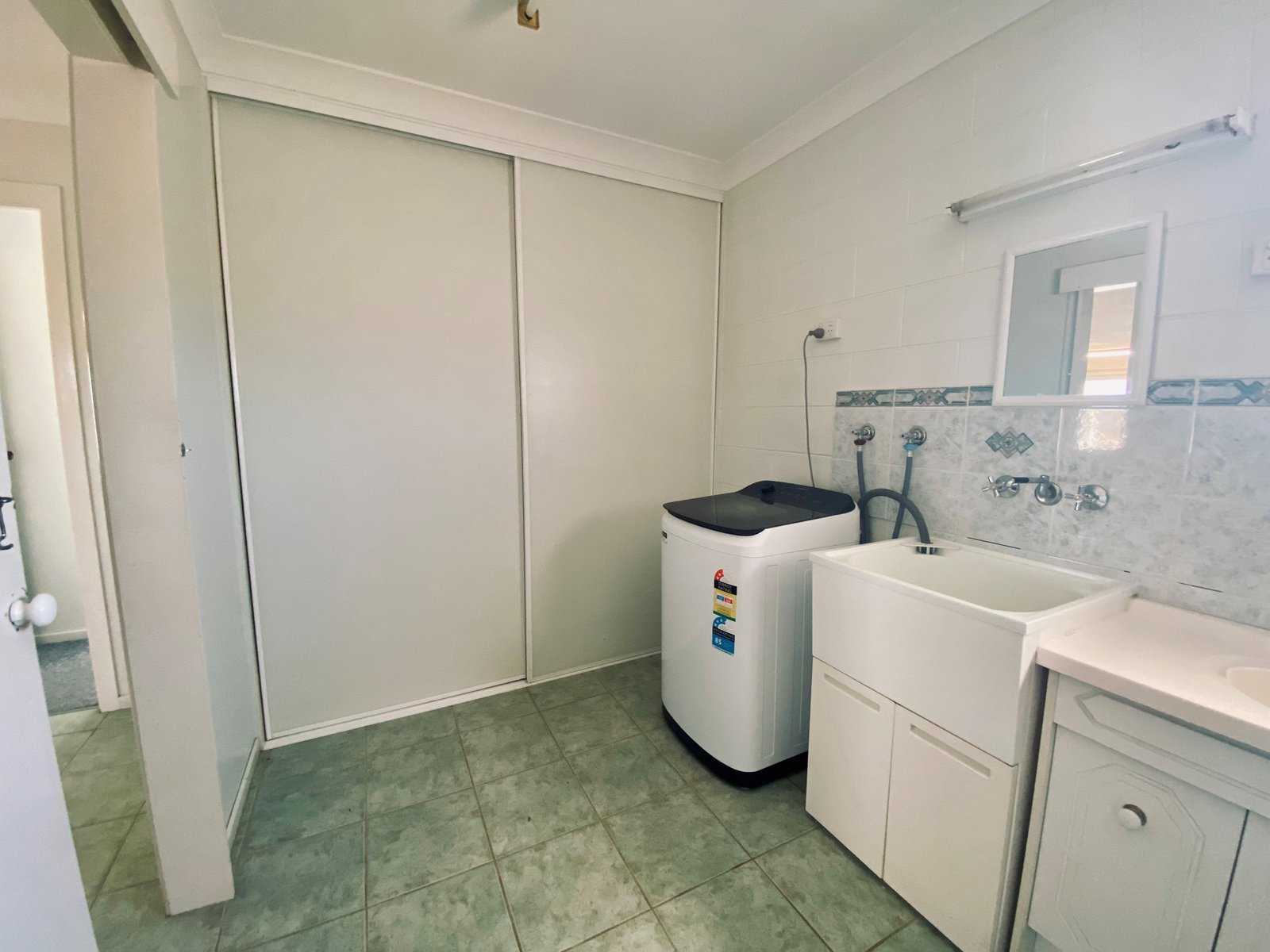 1/Bowen Marina Henry Darwen Memorial Drive BOWEN 9