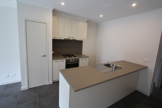 1C King George Way MITCHELL PARK 3