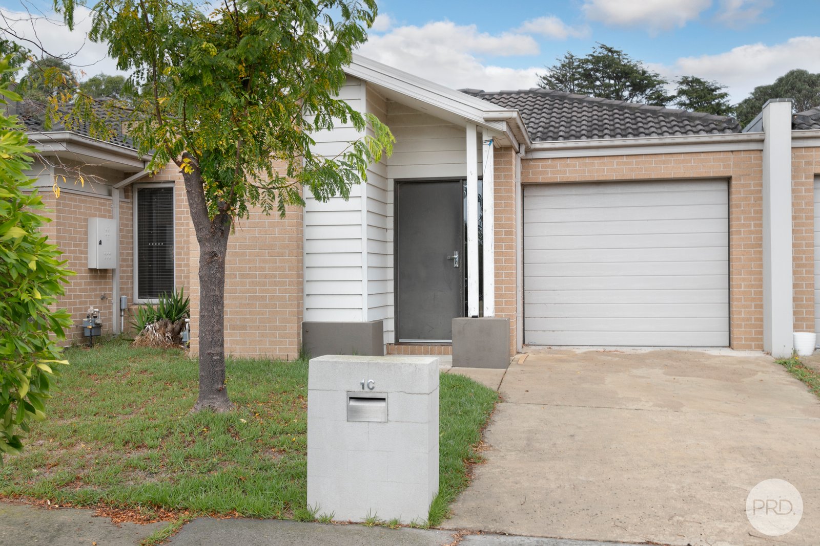 1C King George Way MITCHELL PARK 1