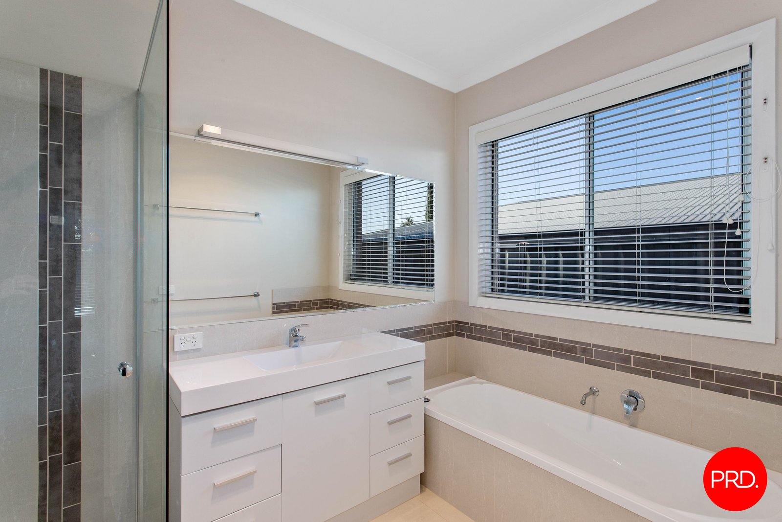 1C Taylor Street KANGAROO FLAT 10