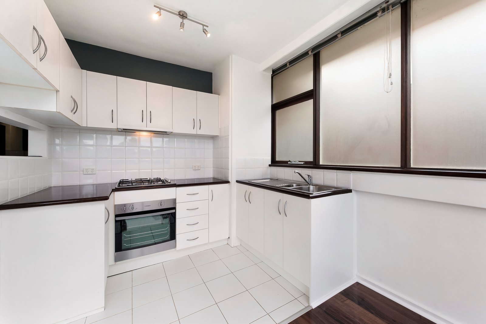 Gallery: 1H/12 Marine Parade